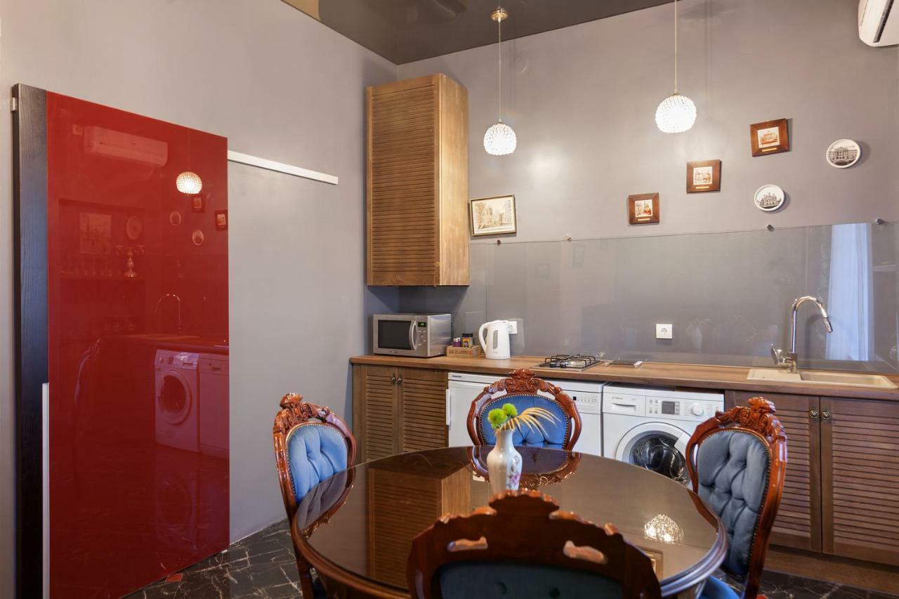Delux Leopolli Apartments Near Shopping Mall Forum Leopoli Esterno foto